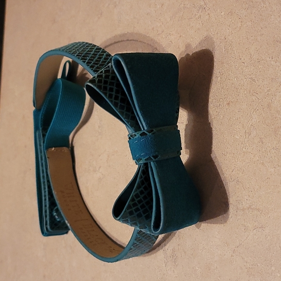 Free with any bundle! Adorable! White house/black market teal/green bow belt - Picture 1 of 13